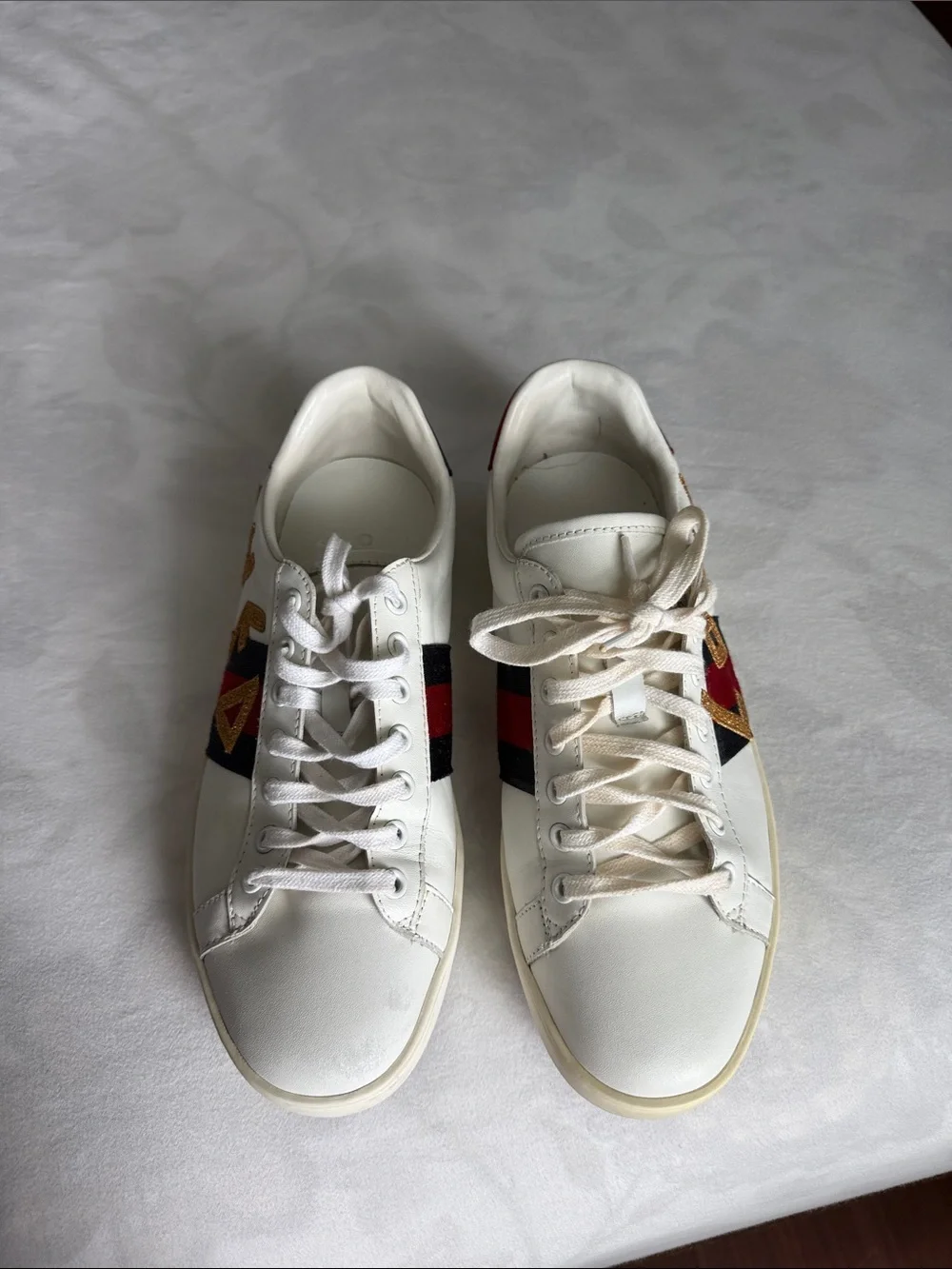 Gucci White Leather Men's Casual Sneaker with Red & Navy Accents